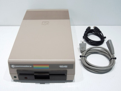 COMMODORE 1541 SINGLE FLOPPY DISK DRIVE with CABLES - POWER TEST ONLY