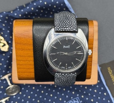 Vintage Piaget Manual Wind Swiss Dress Watch Black Dial Ultra Thin 17 Jewel Rare