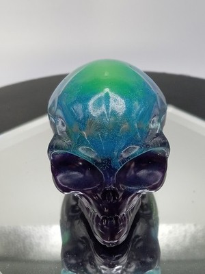 Glow in The Dark Alien Skull Keychain Epoxy Resin Handmade Gothic Sci-Fi Keyring