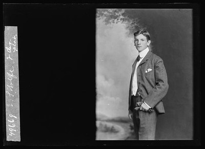 Photo:E.S. Wolfe Portrait Young Man Suit Studio Photo 1901-1903