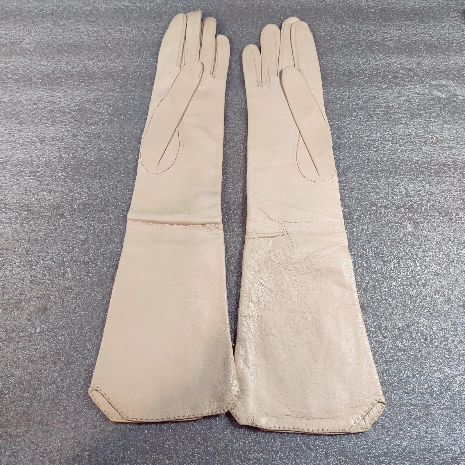 Vintage Hattie Carnegie Gloves Womens 6 1/4 Beige Leather Opera Made France 50s