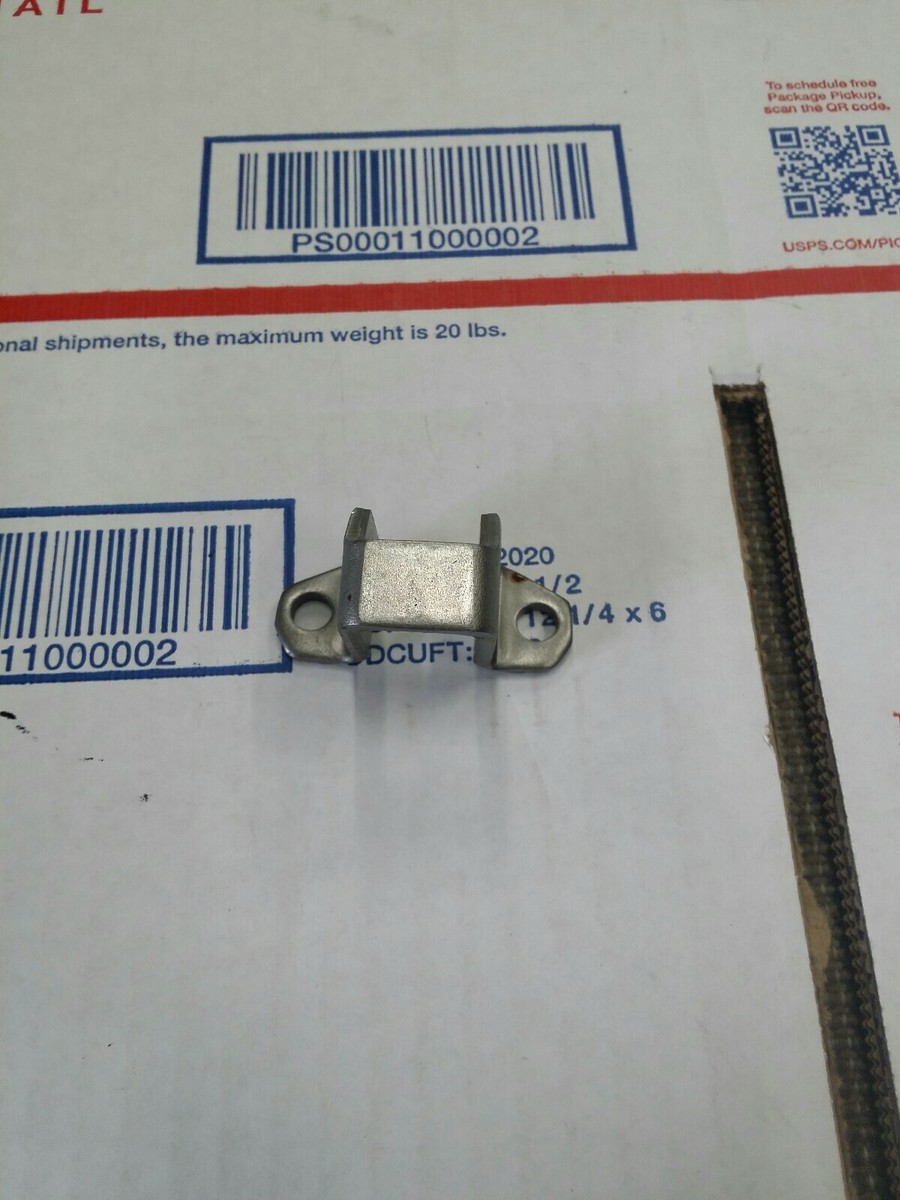 NOS OEM Kawasaki chain guide bracket kz550 zx600 d e zr550 gpz 550