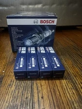 Set Of 4 Genuine Bosch 8132 YR6NPP332 Spark Plugs for Mercedes-Benz L4 OEM