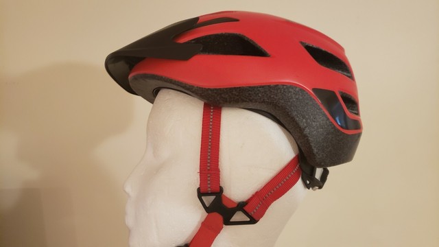 specialized magnetic helmet buckle