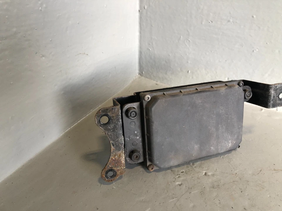 Range Rover L405 Adaptive Cruise Control Module CPLA-9G768-AF 2013 to 2017 - Image 2 of 4