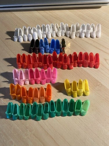 Vintage Barbie Clone Chuncky/pilgrim Shoes