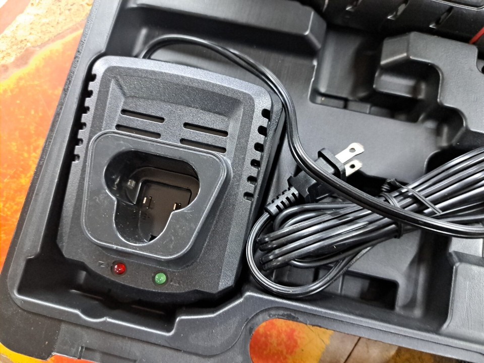 EARTHQUAKE XT EQ38RXT12V Cordless Xtreme Torque Ratchet Wrench Kit