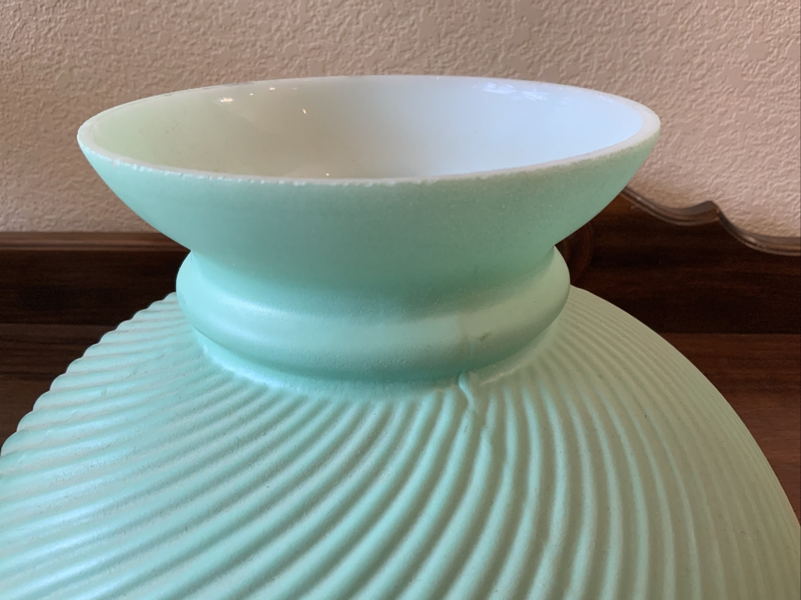 ANTIQUE 10" OIL LAMP GLASS SHADE GREEN RIBBED SWIRL KEROSENE STUDENT