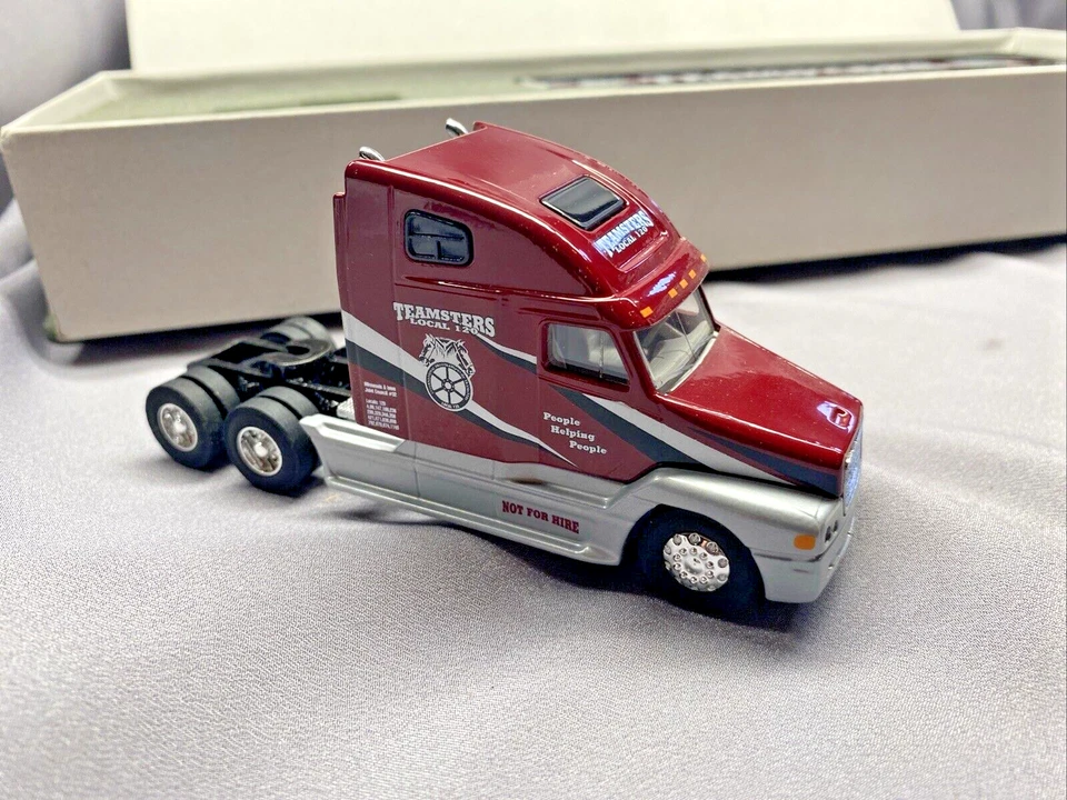 Penjoy Truck Trailer Teamsters Local 120 Minnesota MN Diecast 18-Wheeler Semi - Image 3 of 4