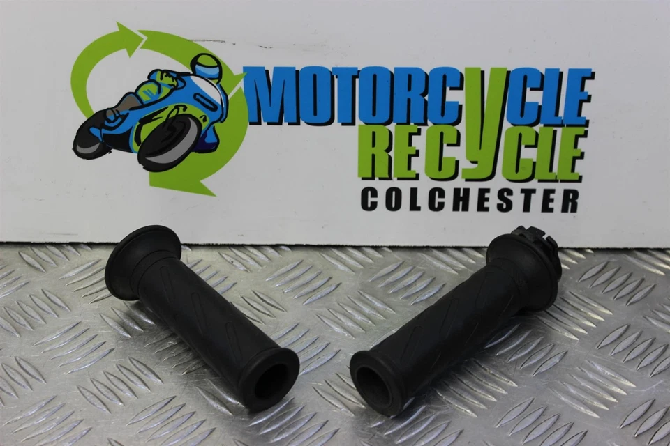 Empuñaduras manillar originales Suzuki GSXR 750 2004 2005 K4 K5 GSXR750 B149 Foto 2 de 4