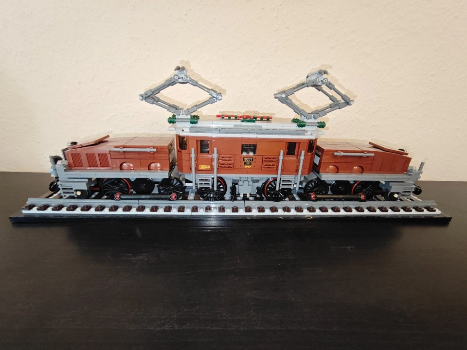 LEGO Icons 10277 Crocodile Locomotive, Foto 3 von 3