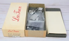Lee Town 432-2058, '33 Mack CJ Coe 3-Axel Short Bed Flatbed Truck Kit, 1/87 HO