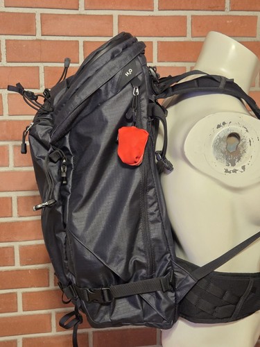 F-Stop AJNA Camera Photography Black Backpack 40L w/ Internal Camera Case EUC - Picture 4 of 17