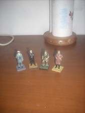 4 soldatini in piombo con lievi difetti metal soul leggi...