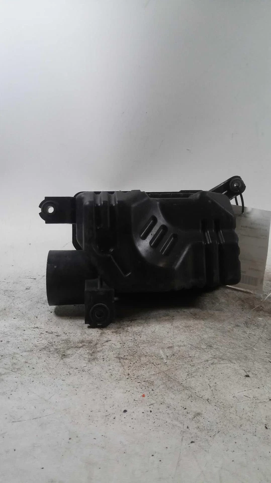 Conjunto de filtro de aire KIA FORTE 2015 OEM 28110A5350 usado 124 k millas Foto 2 de 3