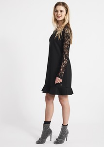 vestito con maniche in pizzo