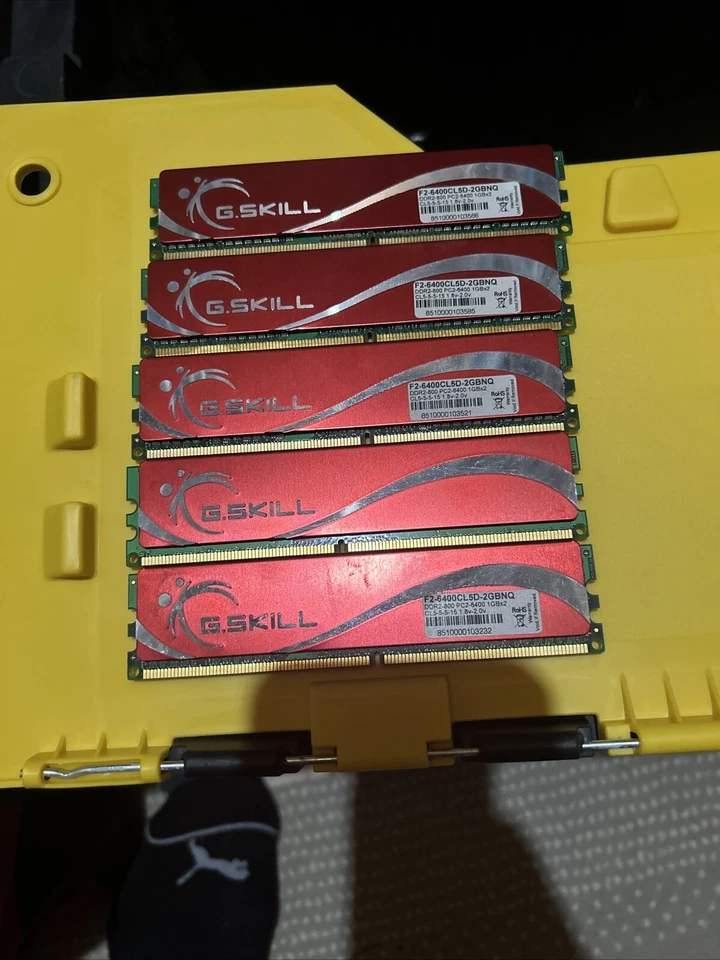 5/G. Skill 2GB (1GB x2) F2-6400CL5D-2GBNQ PC2-6400 800MHz DDR2 RAM Memory - Red - Image 2 of 4