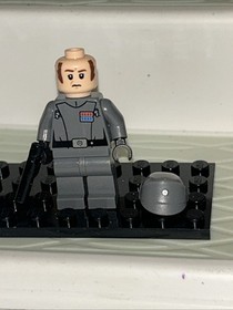 LEGO Star Wars Imperial Officer Minifigure Death Star 75184 - Genuine