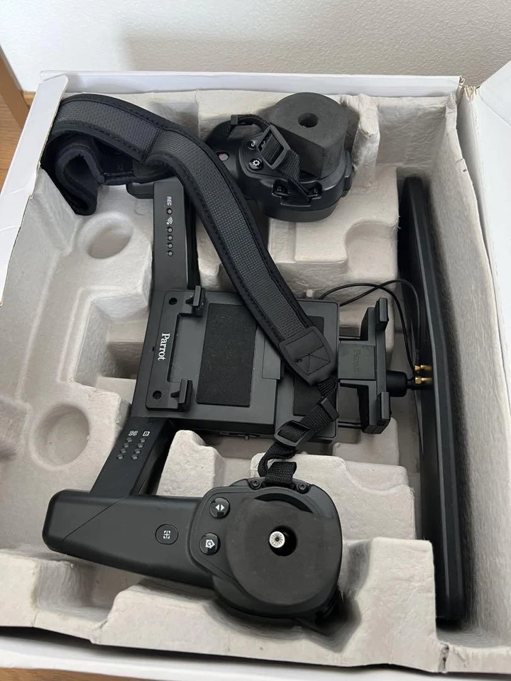 Parrot Bebop 2 Drone Fpv Camera Drone Lightweight Compact Easy To Fly Aerial - Image 3 of 4