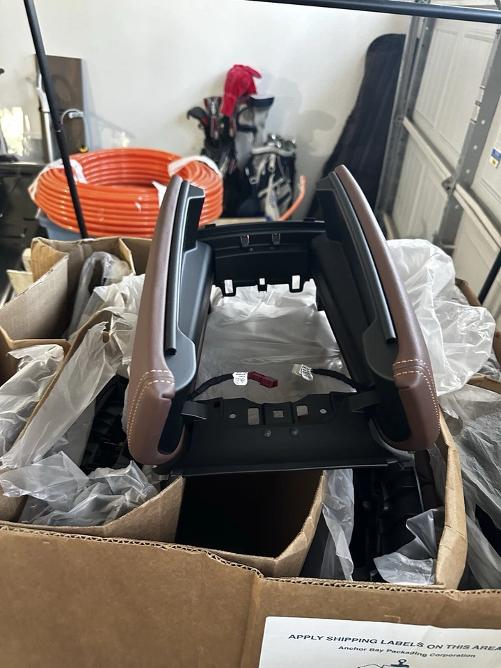 2019-2023 BMW X5 OEM CONSOLE HEATED ARMREST STORAGE LID COFFEE MERINO LEATHER - Image 2 of 4