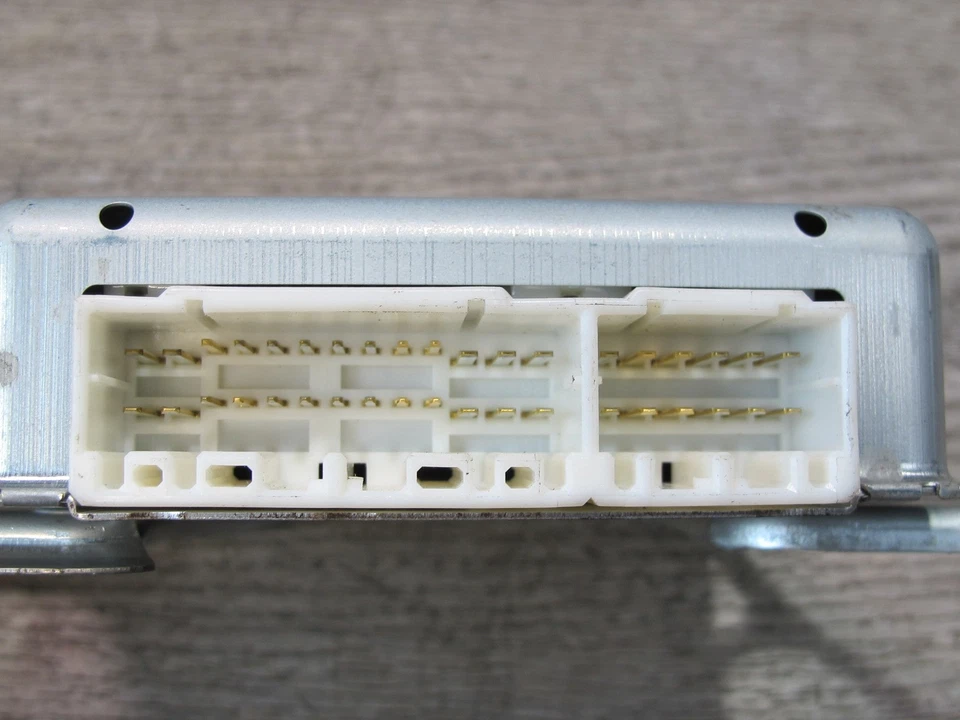 1997 TOYOTA CELSIOR LEXUS LS400 UCF20 CHASSIS ABS CONTROL MODULE UNIT NO TRC OEM - Image 4 of 4