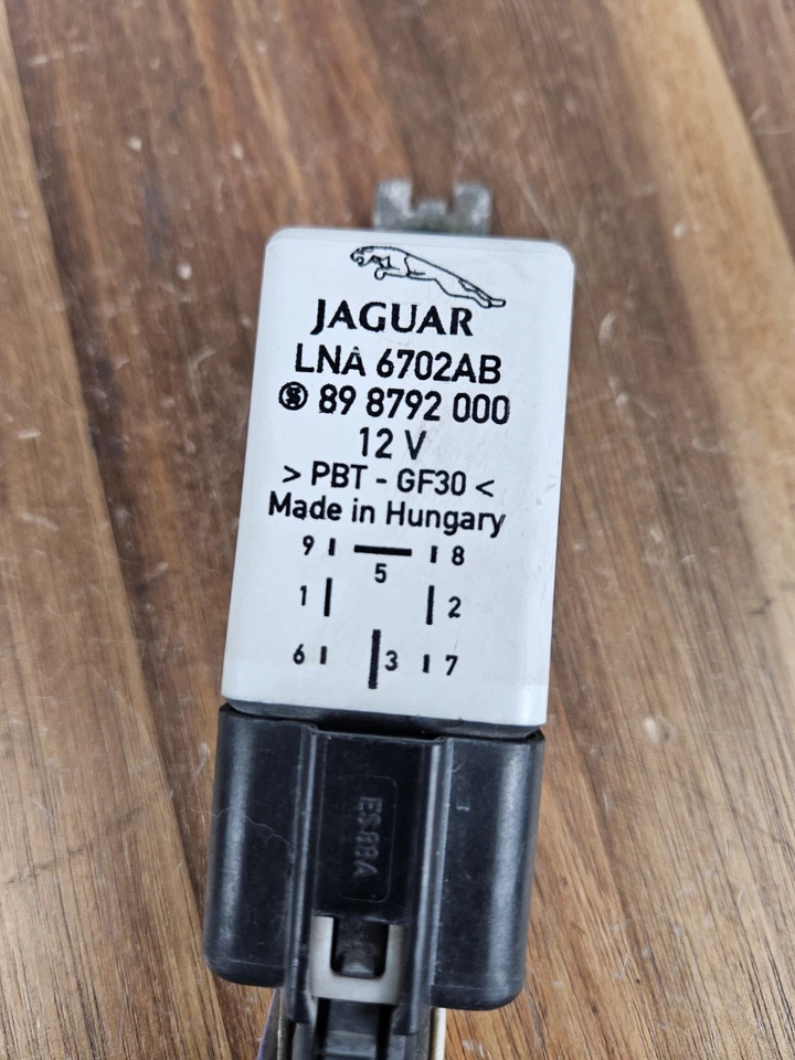 Jaguar XJ6 XJR VandenPlas 1993 to 1997 Cooling Fan Relay  LNA6702AB OEM - Image 2 of 4