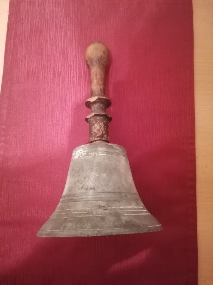 Eisenbahn-Handglocke, um 1900, zur Signalgebung und Warnung