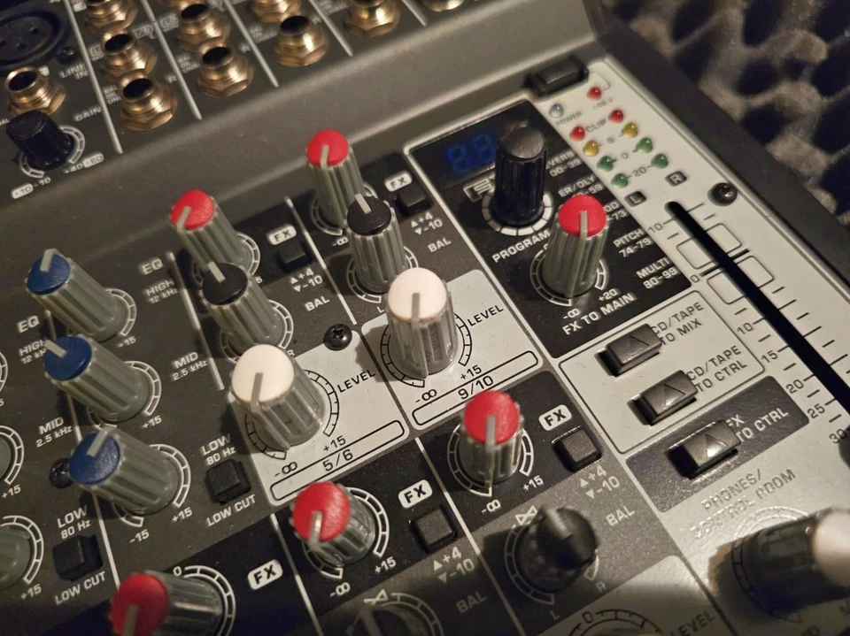 Behringer Xenyx 1202FX Premium Analog 12-Input Mixer - Bild 2 von 4