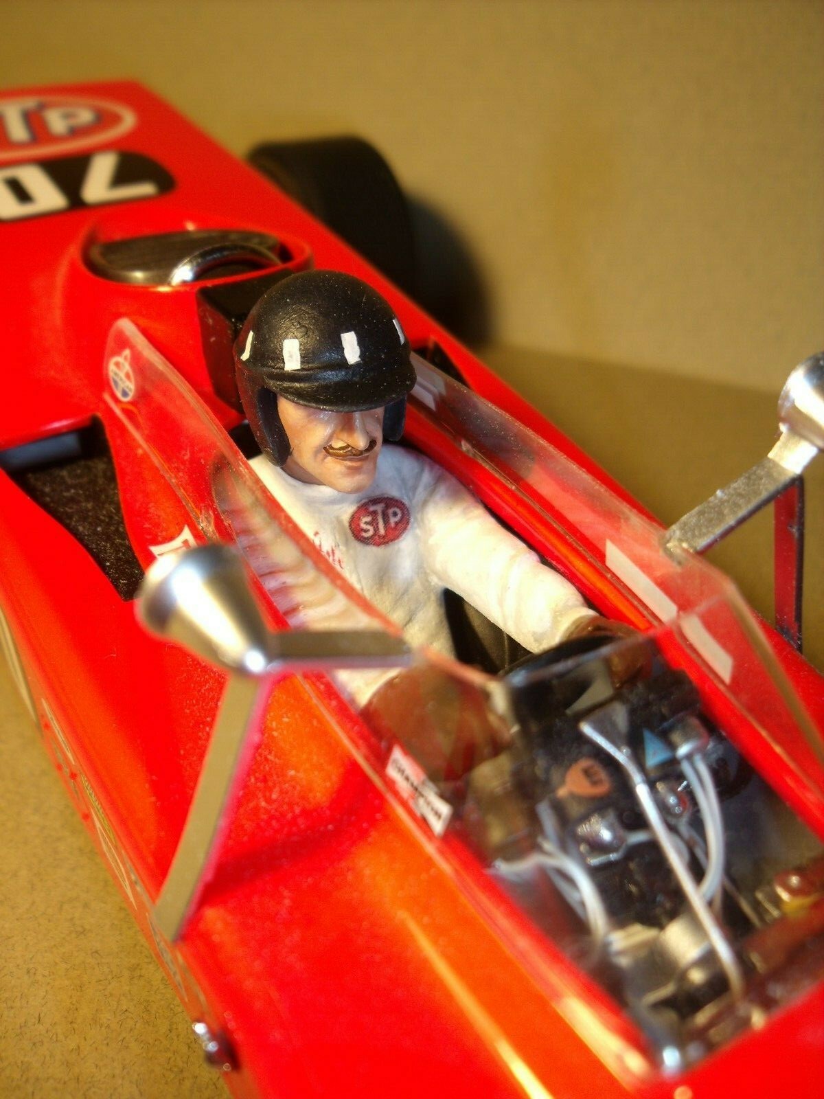 Figurine Graham Hill 1/18 Lotus Indy de Vroom pour miniature Spark TSM