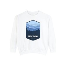 Great Smoky Mountains National Park Sweatshirt with Scenic Mountain Design