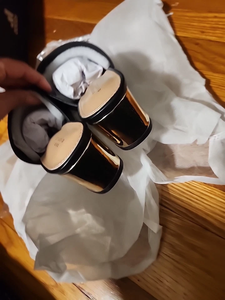 Sandalias de cuña para mujer Studio 1886 by AVON de cuero negro bloque dorado talla 9 Foto 4 de 4