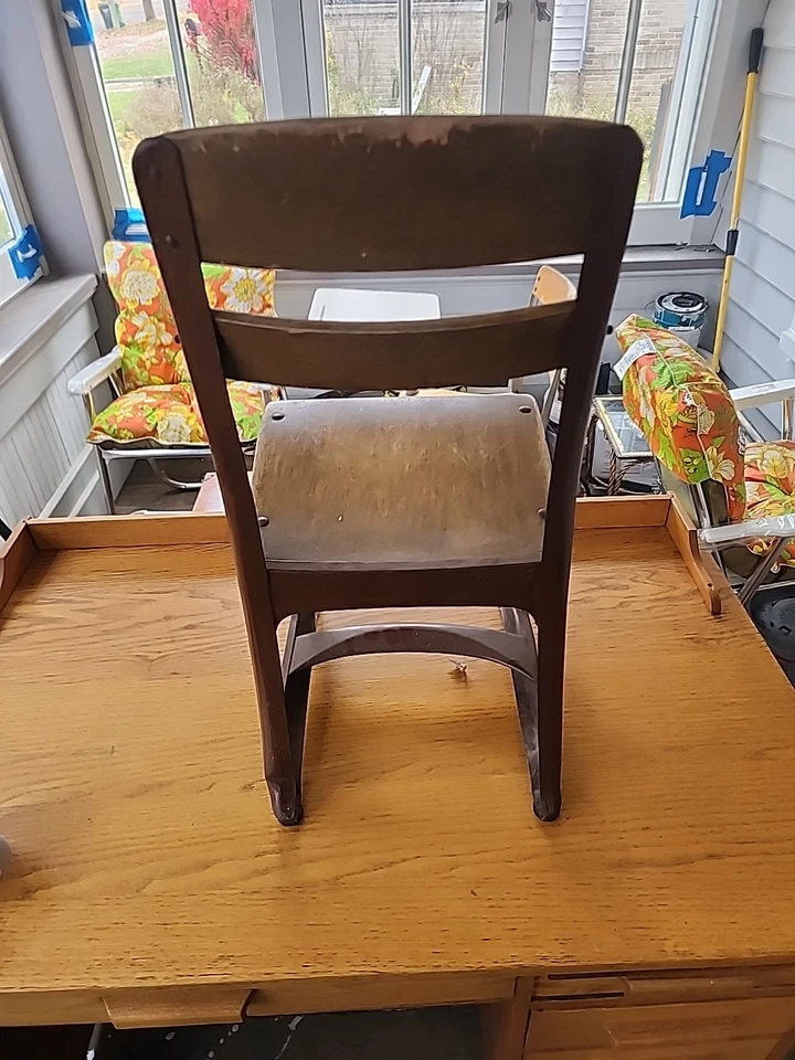 Silla escolar infantil años 40 en buen estado hecha en EE. UU. en Michigan vintage Foto 2 de 4