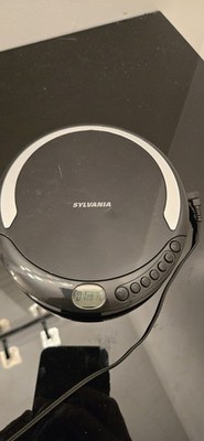 Sylvania Compact Disc CD Player SCD300DG-4 / TESTED WORKS
