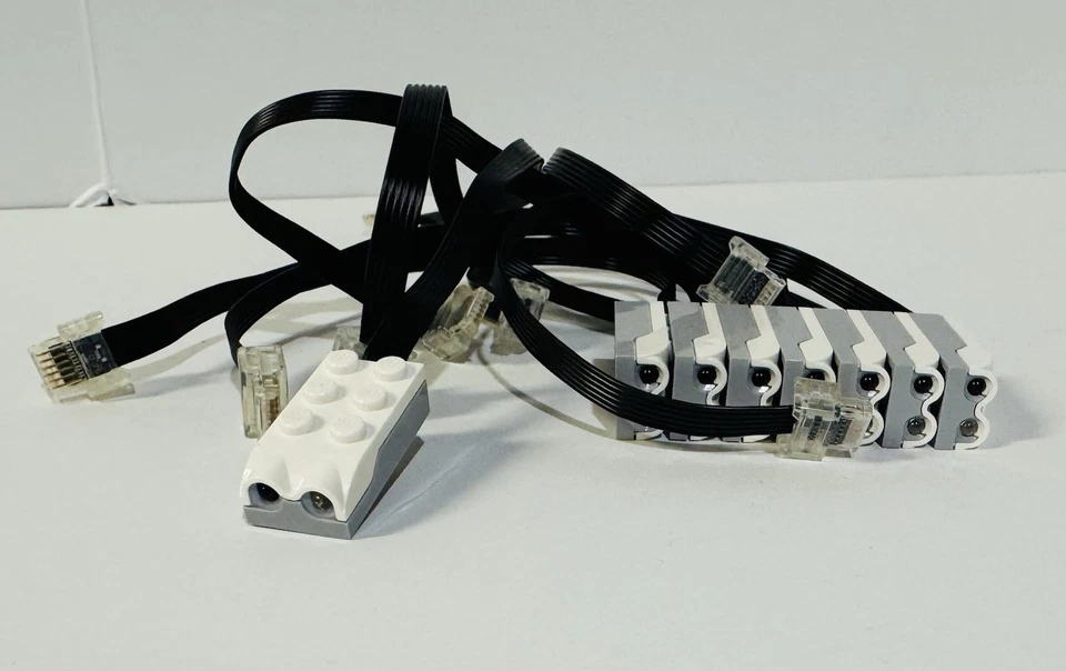 LEGO Wedo 2.0 45300 Lote de piezas - 1 buje 2 motores 8 sensores de inclinación 8 sensores de movimiento Foto 3 de 4