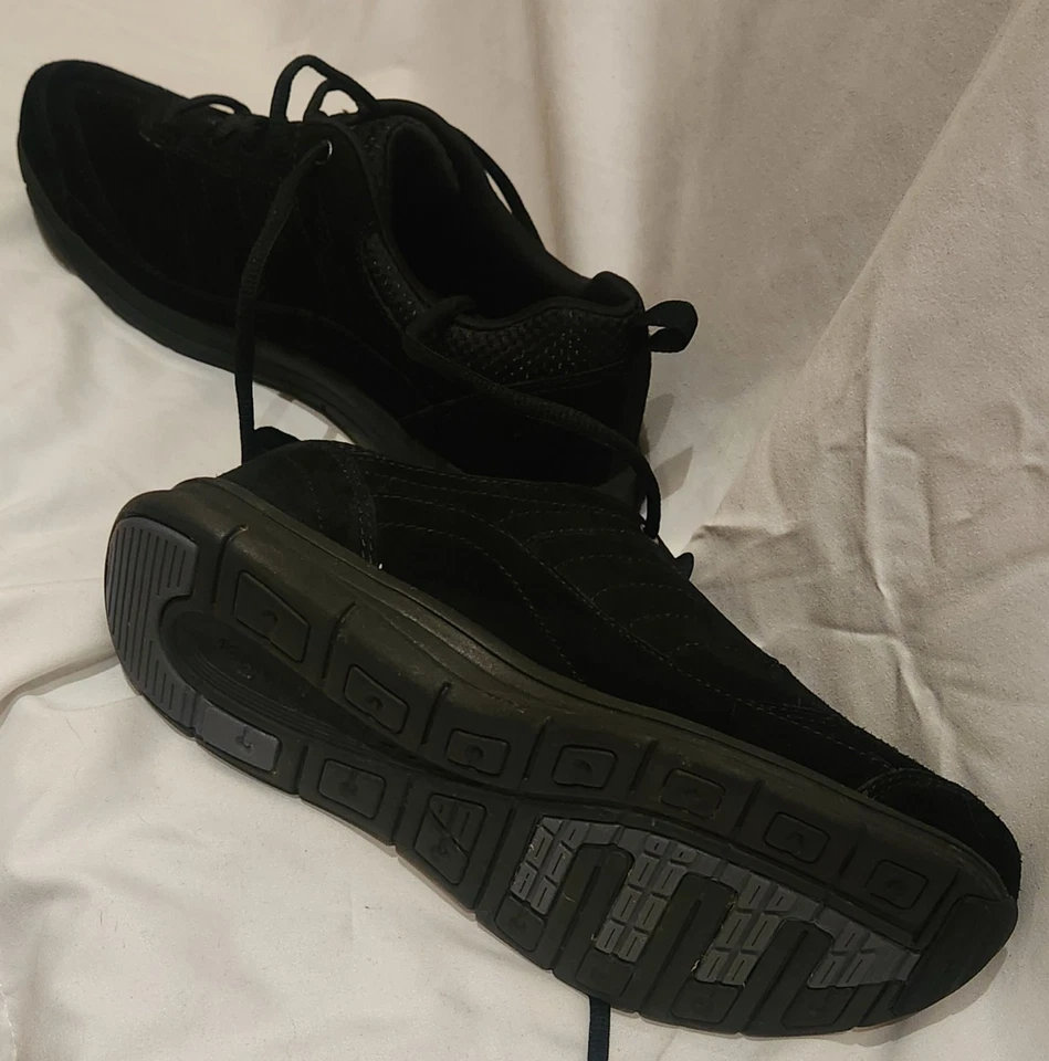 Tênis feminino tamanho 8 EasySpirit E360 todo preto camurça leve almofada palmilha - Imagem 3 de 4