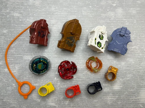 BEYBLADE LOT Thunder Leone GB145BS Hasbro Metal Fusion Cyber Pegasus Launcher