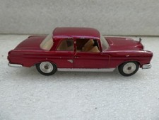 SOLIDO MADE IN FRANCE REF 126 MERCEDES 220 SE RED VERY GOOD ORIGINAL CONDITION