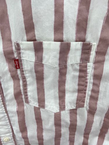 LEVI'S Shirt Mens Sz L Standard Fit Button Down Pink Stripes Short Sleeves  NWT