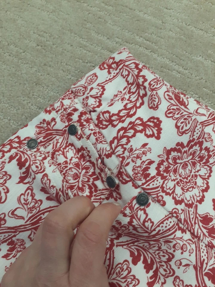 Pantalones Cortos Chadwicks Para Mujer 6T Alto Rojo Blanco Floral Bermudas Elastizadas Nuevos Sin Etiquetas Foto 2 de 4