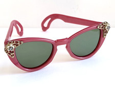 Vintage 1950s Red Cat Eye Sunglasses - Plastic Frame and Green Lenses