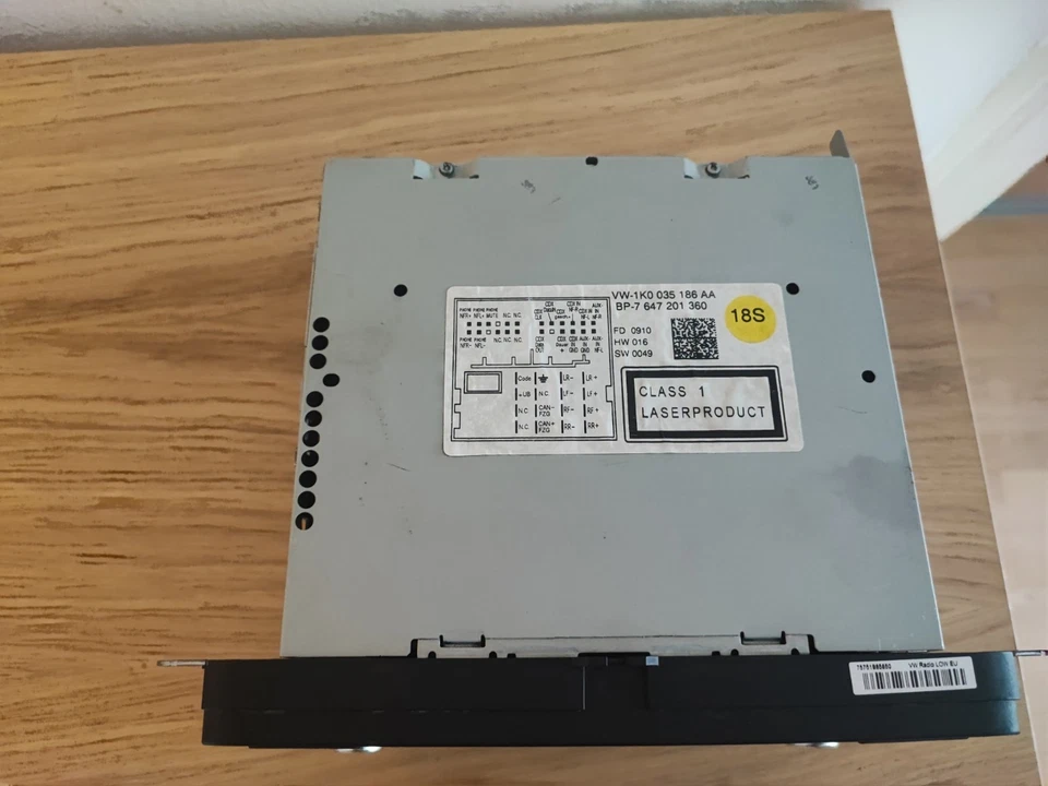 Radio VW 1K0035186AA 7647201360 5K Golf  - Bild 4 von 4