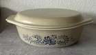 Vintage Pyrex Homestead Oval 2-1/2 Qt w/Lid Casserole Beige Blue Speckle Floral