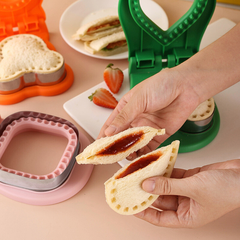 Sandwiches Cutter And Sealer For Kids Lunch Sandwiches' Decruster MakSL