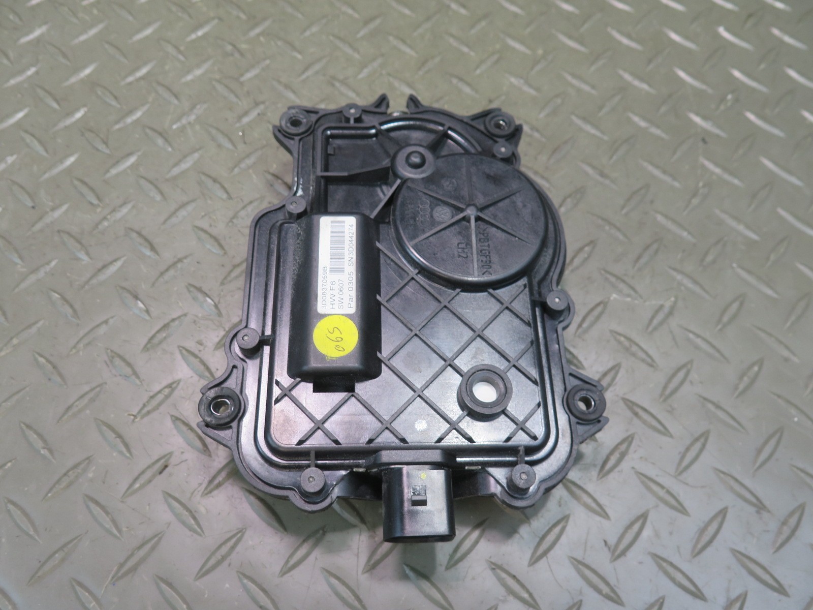 2006-2012 BENTLEY FLYING SPUR REAR LEFT DOOR LOCK SOFT CLOSE ACTUATOR MOTOR