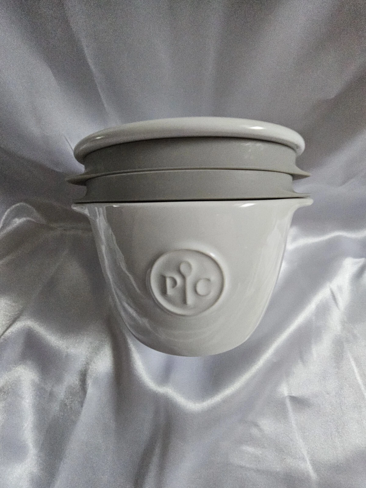 Pampered Chef Breakfast Sandwich Maker McMuffin Ceramic Egg Cooker 2634