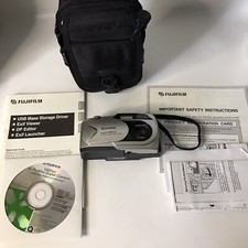Fujifilm FinePix 1400 Zoom Digital Camera With CD Case no memory Card READ 