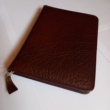 VINTAGE 1960s BROWN LEATHER COWHIDE, STATIONARY ZIPPED WALLET