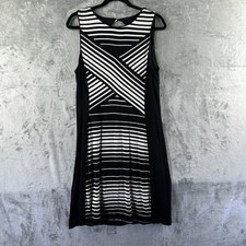 White House Black Market Dress Women’s M Black White Geometric Pattern Bodycon