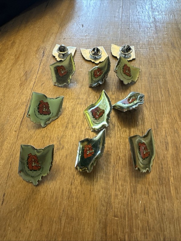 Lot Of 12 Cincinnati Bulldogs Pins 1998