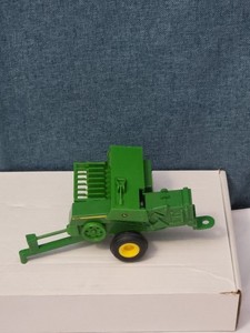 Vintage ERTL John Deere 348 Square Baler | 1/16 Scale Die-Cast Farm Toy